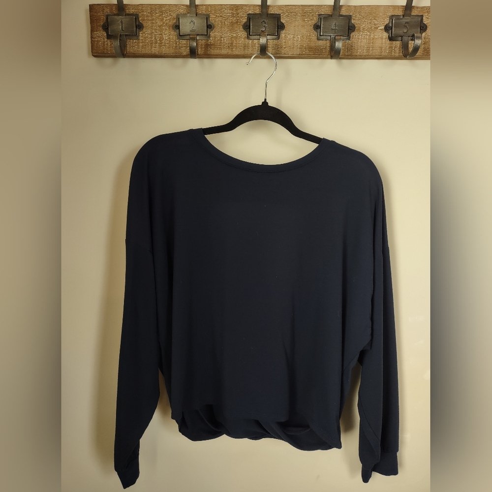Old Navy Active Ultralight Open Back Long Sleeve In Navy Blue Size Medium